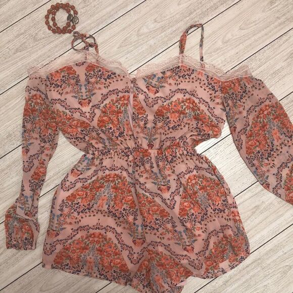 Charlotte Russe chiffon floral print romper XS - Picture 7 of 8
